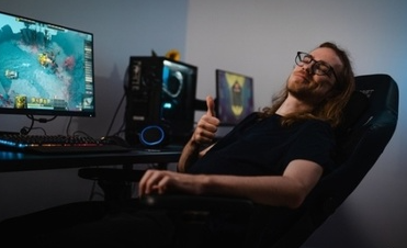 LPL赛季回顾：老将再度崛起与新星闪耀