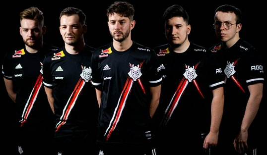 贵阳咖啡队在2025城市足球邀请赛中大胜醉美泸州队